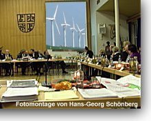 Fotomontage Windkraft - Hans-Georg Sch&ouml;nberg -      Jetzt, nachdem bereits 2 WKA im Au&szlig;enbereich auf der Cond die Genehmigung nicht mehr versagt werden konnte und ein weiterer Antrag f&uuml;r eine 190m hohe Anlage vorliegt, sieht man sich dazu veranlasst, das Verfahren zur Ausweisung von Vorrangfl&auml;chen im Fl&auml;chennutzungsplan einzuleiten. Aufgrund der gro&szlig;en Bedeutung f&uuml;r die zuk&uuml;nftige Stadtentwicklung m&ouml;chten die Freien W&auml;hler in ihrer Vorbesprechung zur Stadtratssitzung nicht nur die wichtigsten Ergebnisse dieses Gutachtens &ouml;ffentlich vorstellen, sondern gerade auch die Entstehungsgeschichte und deren Folgen mit allen Interessierten besprechen und diskutieren. Kontakt: Telefon  015782593407 und www.fwm-mayen.de